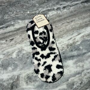 Give Love Renew Women’s Fuzzy Socks Liners 2 Pair Non Slip